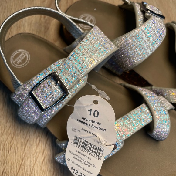 Children’s Sandals - Picture 7 of 8